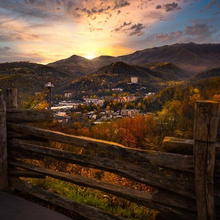 Suite Sensations, Hot Tub, Pool Table, 1089 Free Tickets Each Paid Day, Dollywood And More Pigeon Forge Dış mekan fotoğraf