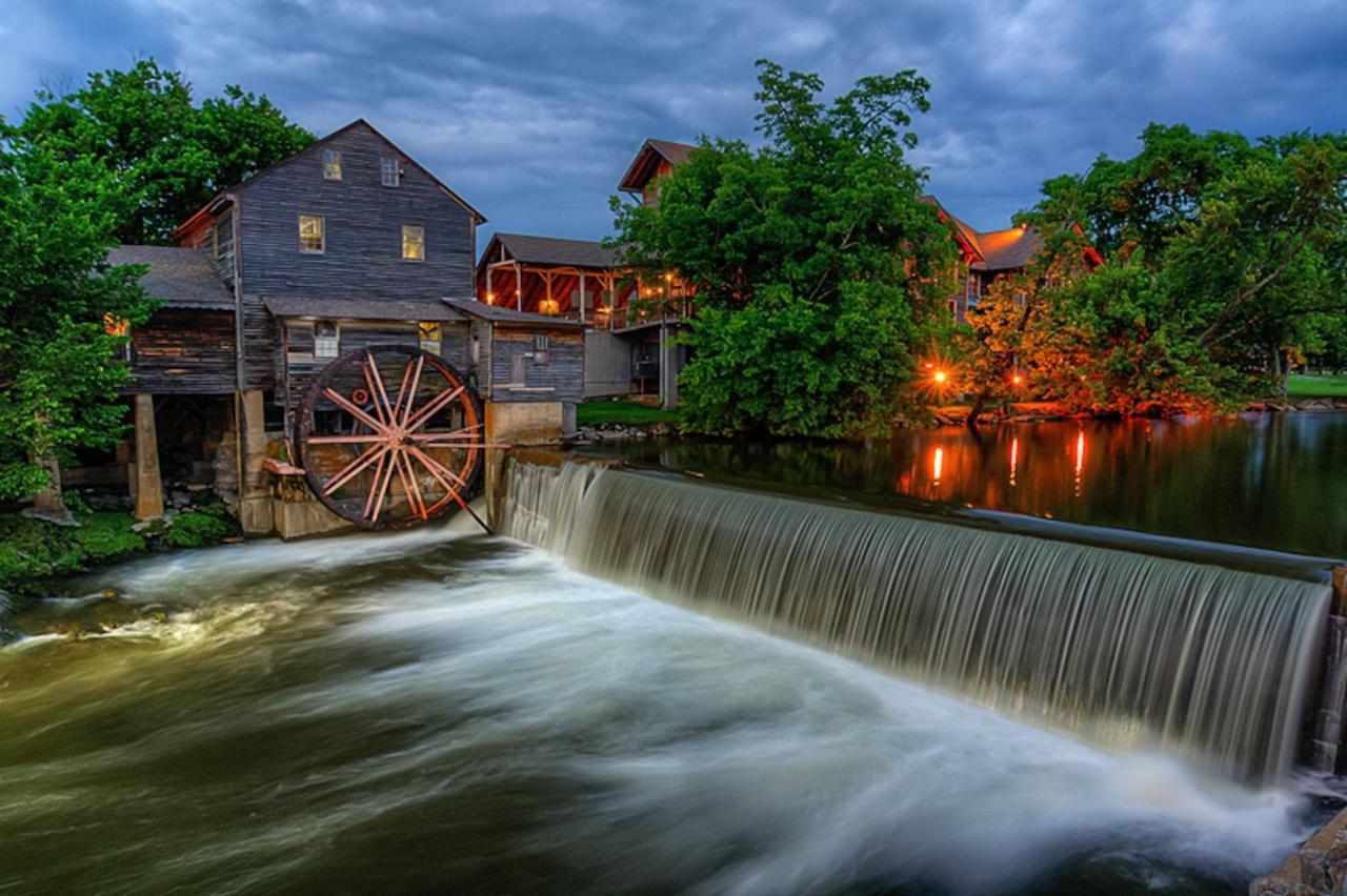 Suite Sensations, Hot Tub, Pool Table, 1089 Free Tickets Each Paid Day, Dollywood And More Pigeon Forge Dış mekan fotoğraf