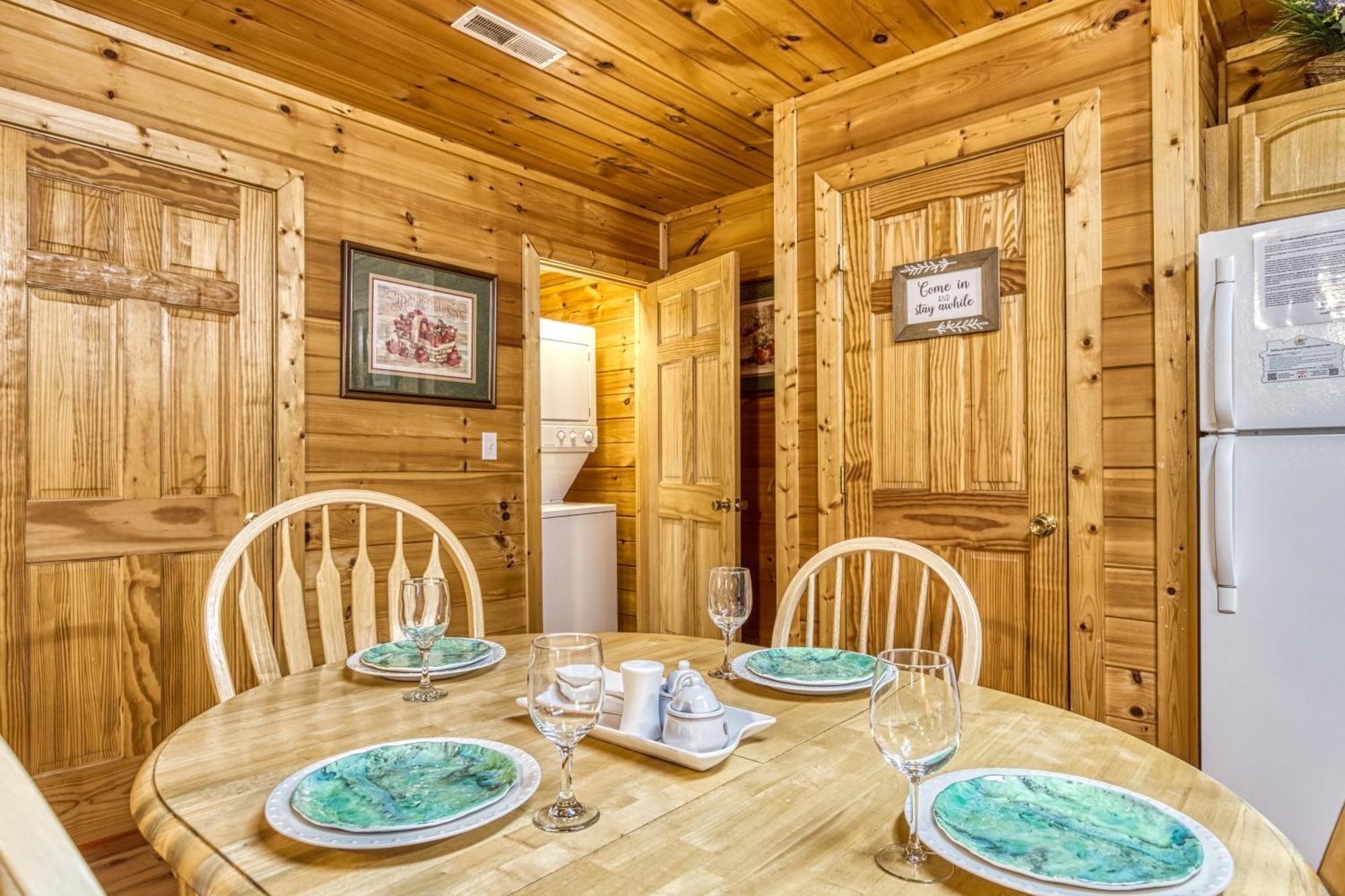 Suite Sensations, Hot Tub, Pool Table, 1089 Free Tickets Each Paid Day, Dollywood And More Pigeon Forge Dış mekan fotoğraf